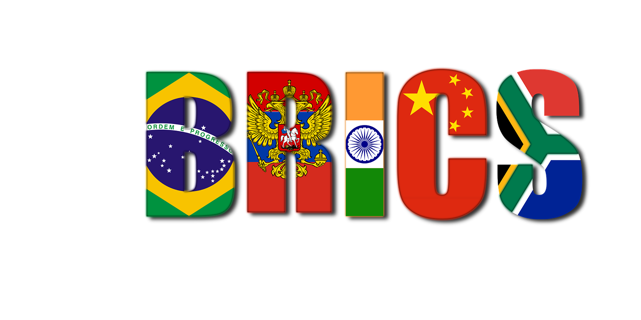 Niektoré z krajín BRICS, konkrétne Čína, Brazília a Saudská Arábia, v júli znížili objem držby amerických štátnych cenných papierov.
